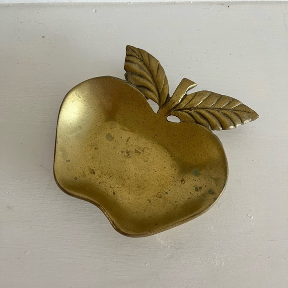 Vintage brass apple trinket dish - Picture 1 of 2